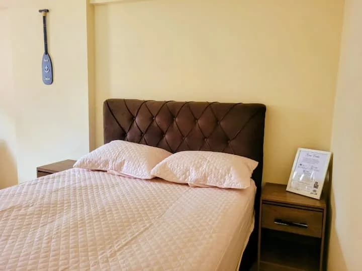 Quarto com cama de casal